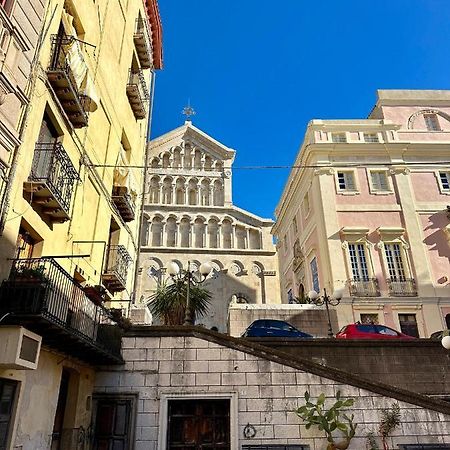 ホテル Piazza Carlo Alberto カリアリ エクステリア 写真