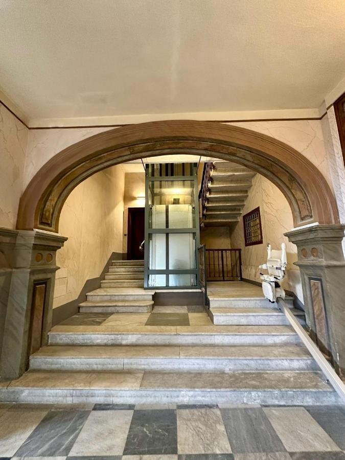 ホテル Piazza Carlo Alberto カリアリ エクステリア 写真